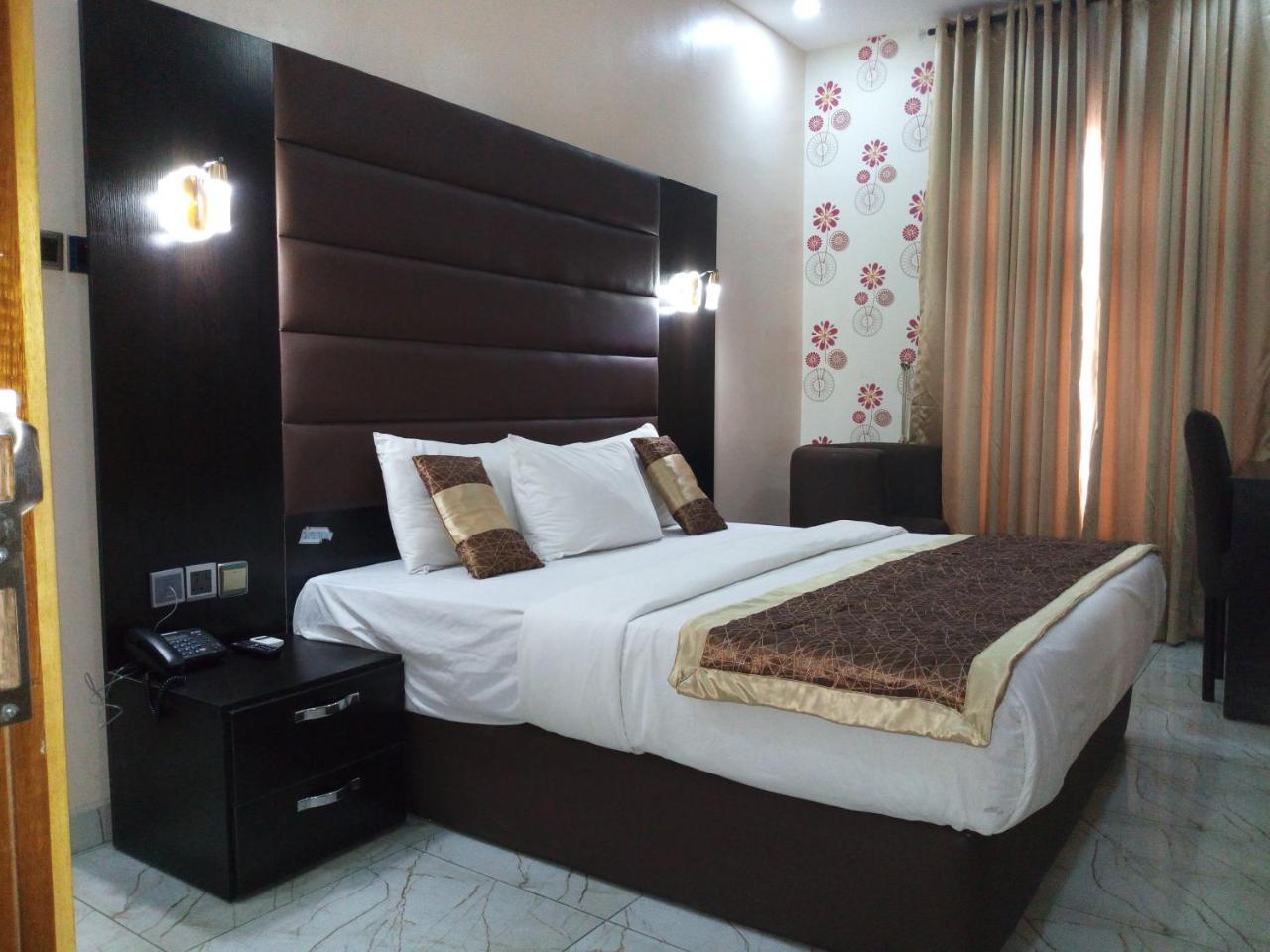 Bana Hotel & Suites Lagos Kültér fotó