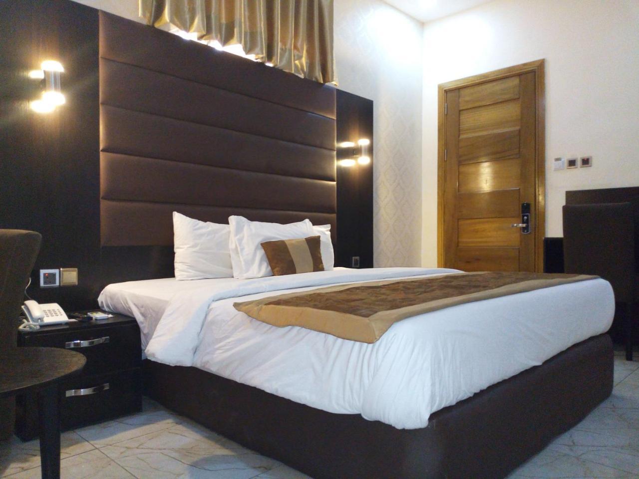 Bana Hotel & Suites Lagos Kültér fotó