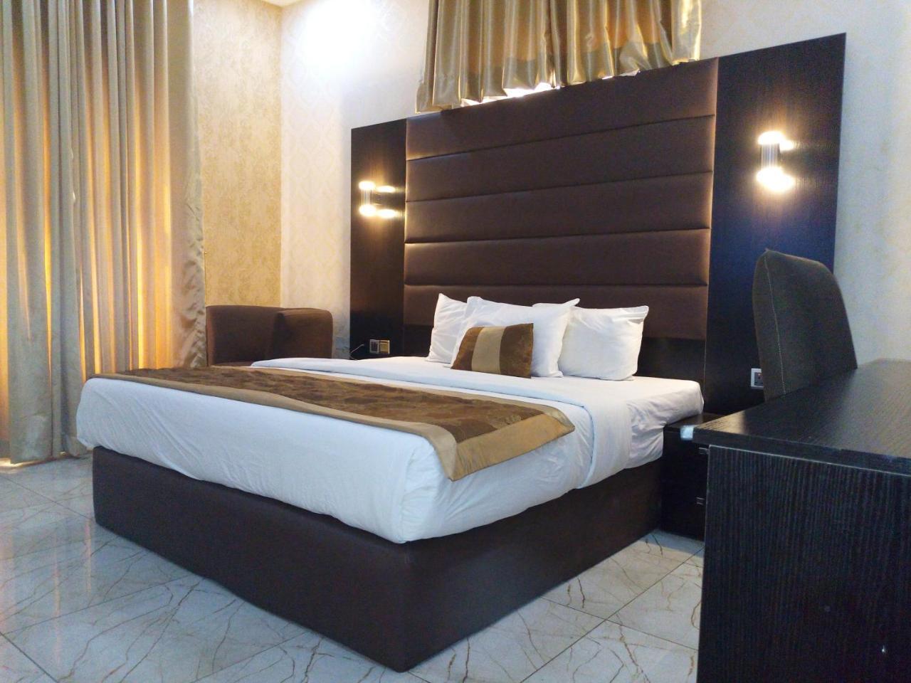 Bana Hotel & Suites Lagos Kültér fotó