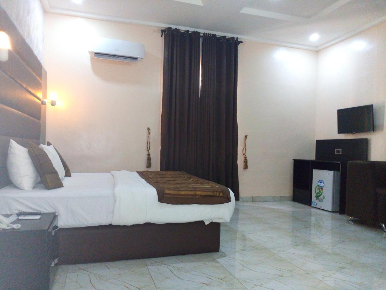 Bana Hotel & Suites Lagos Kültér fotó