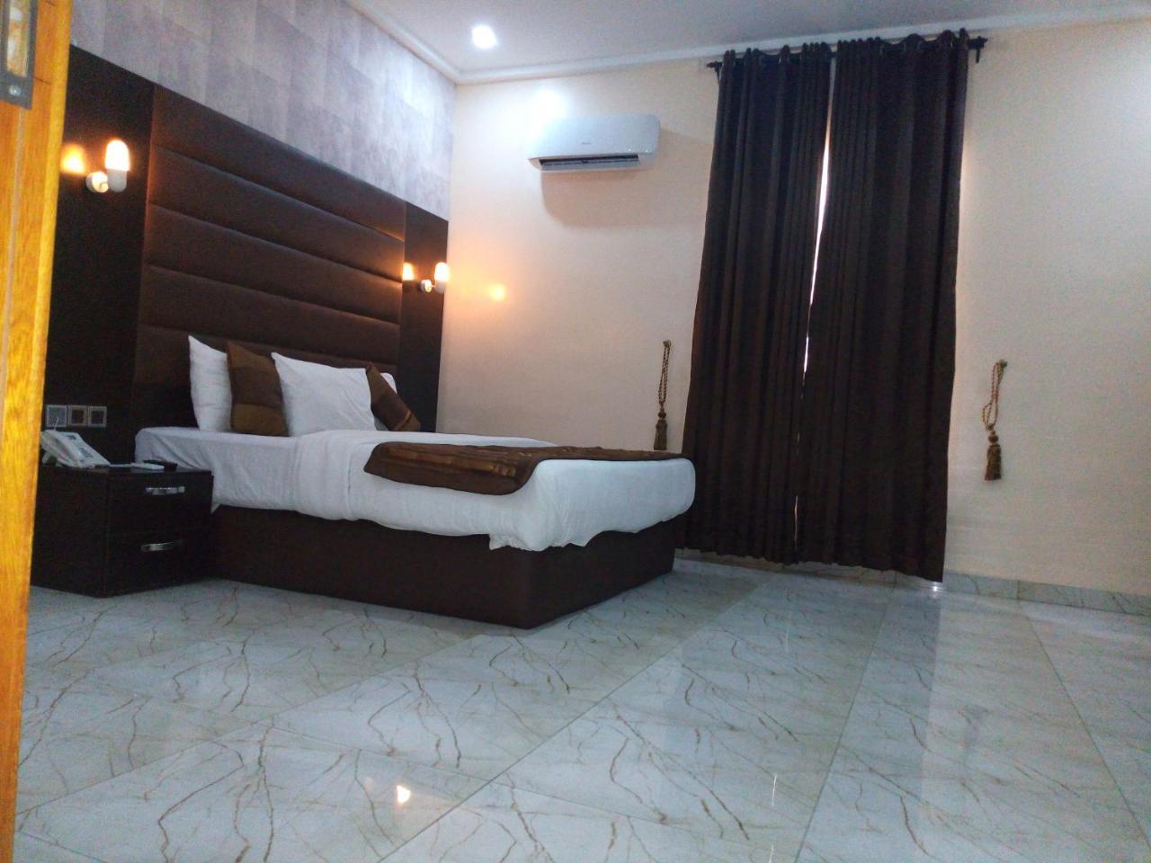 Bana Hotel & Suites Lagos Kültér fotó